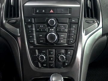 Opel Astra, 2010г., передний привод, автомат