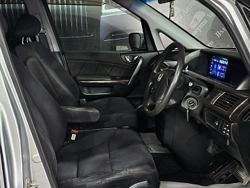 Honda Elysion, 2009г., передний привод, автомат