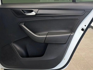 Volkswagen Polo, 2020г., передний привод, механика