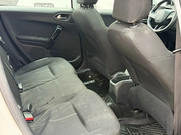 Peugeot 208, 2013г., передний привод, автомат