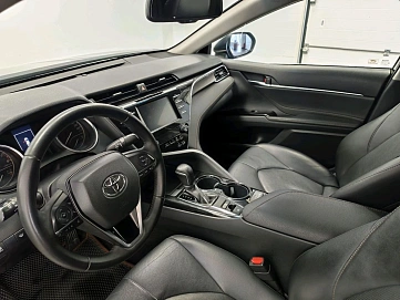 Toyota Camry, 2019г., передний привод, автомат
