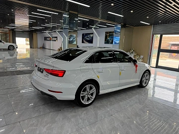 Audi A3, 2018г., передний привод, робот