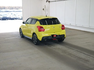 Suzuki Swift, 2022г, передний привод, автомат