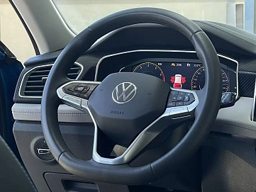Volkswagen Tayron, 2022г., передний привод, робот