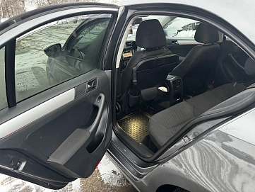 Volkswagen Jetta, 2012г., передний привод, робот