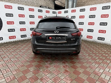 Infiniti QX70, 2016г., передний привод, автомат