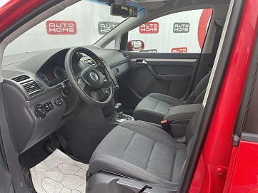 Volkswagen Touran, 2004г., передний привод, робот
