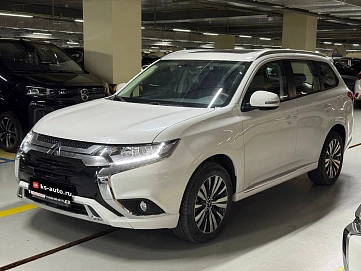 Mitsubishi Outlander, 2022г, передний привод, вариатор