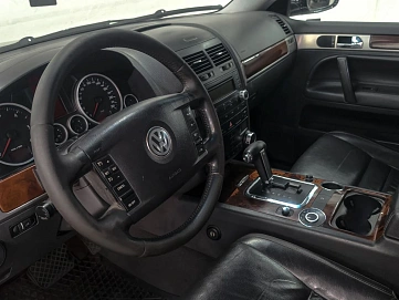 Volkswagen Touareg, 2008г., полный привод, автомат