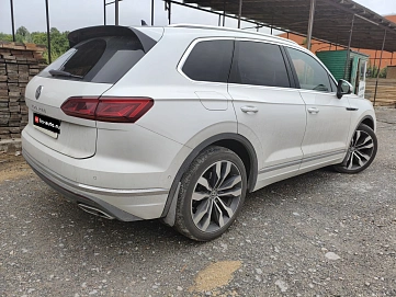 Volkswagen Touareg, 2021г, полный привод, автомат