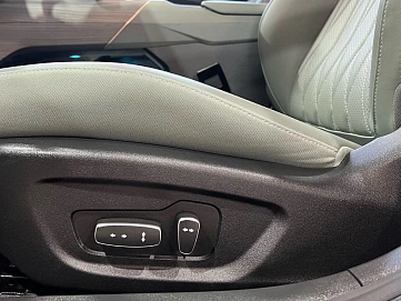 Changan Lamore, 2024г., передний привод, робот