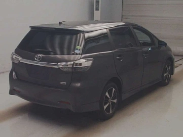 Toyota Wish, 2015г., передний привод, вариатор