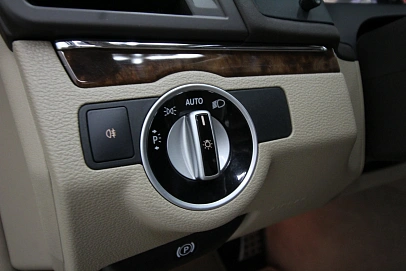 Mercedes-Benz E-Класс, 2012г., задний привод, автомат