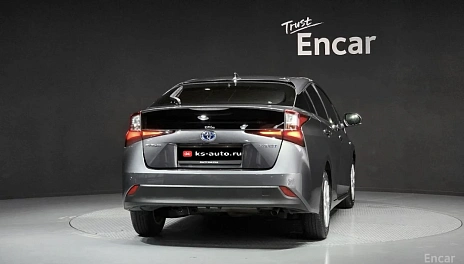 Toyota Prius, 2022г., полный привод, автомат