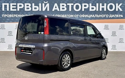 Honda Stepwgn, 2018г., передний привод, вариатор