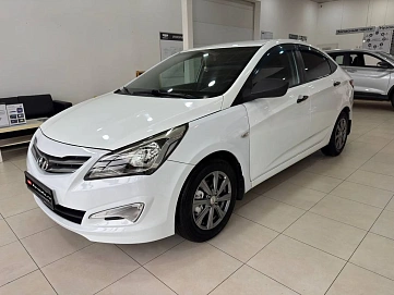 Hyundai Solaris, 2015г., передний привод, автомат