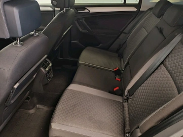 Volkswagen Tiguan, 2020г., передний привод, робот