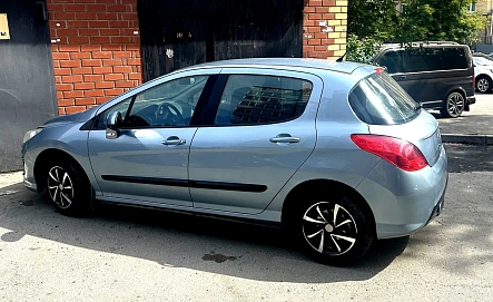Peugeot 308, 2011г., передний привод, автомат