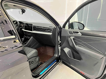 Volkswagen Tiguan, 2022г., передний привод, робот