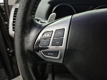 Mitsubishi Outlander, 2010г., передний привод, вариатор