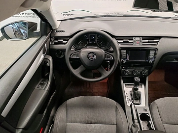 Skoda Octavia, 2014г., передний привод, робот