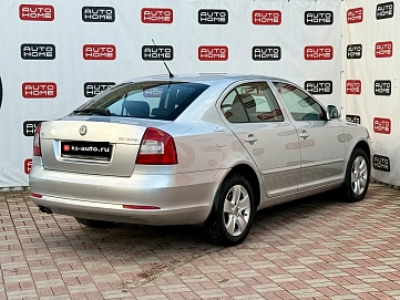 Skoda Octavia, 2010г., передний привод, робот