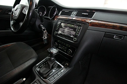 Skoda Superb, 2012г., передний привод, автомат