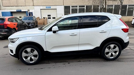 Volvo XC40, 2020г., полный привод, автомат