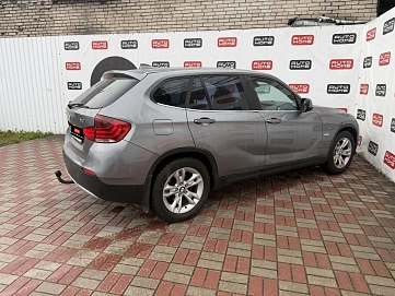 BMW X1, 2011г., передний привод, автомат
