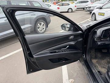 Hyundai Elantra, 2022г., передний привод, автомат