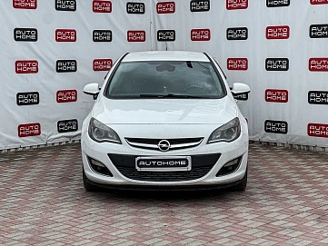 Opel Astra, 2012г., передний привод, механика