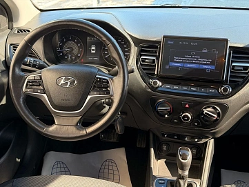Hyundai Solaris, 2022г., передний привод, автомат