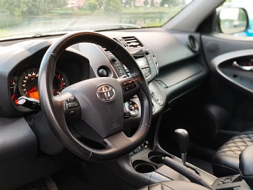 Toyota RAV4, 2011г., полный привод, вариатор