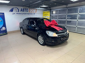 Opel Astra, 2011г., передний привод, автомат