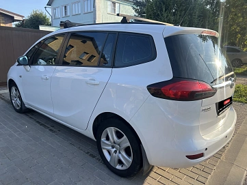 Opel Zafira, 2013г., передний привод, механика