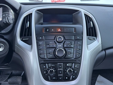 Opel Astra, 2011г., передний привод, автомат