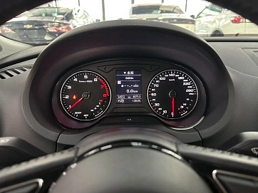 Audi A3, 2018г., передний привод, робот