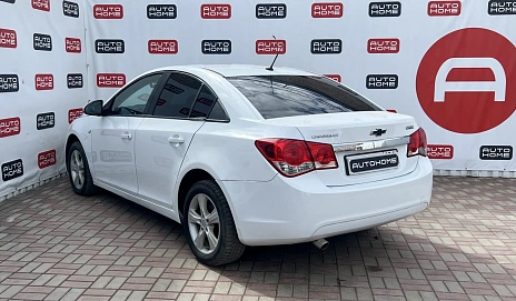 Chevrolet Cruze, 2010г., передний привод, механика