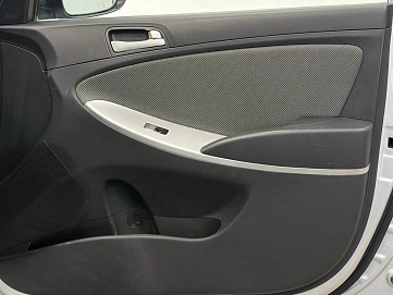 Hyundai Solaris, 2011г., передний привод, механика