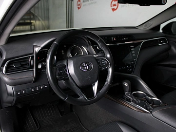 Toyota Camry, 2019г., передний привод, автомат