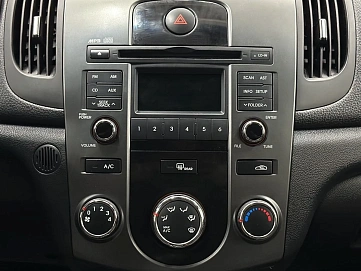 Kia Cerato, 2011г., передний привод, автомат