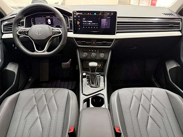 Volkswagen Tiguan, 2022г., передний привод, робот
