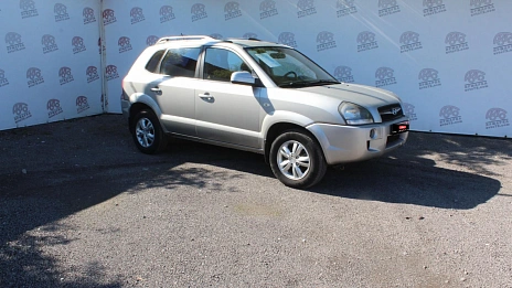 Hyundai Tucson, 2008г., передний привод, механика