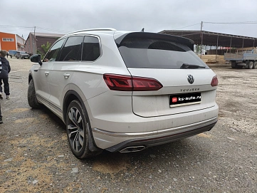Volkswagen Touareg, 2021г, полный привод, автомат