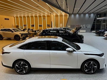 Changan Lamore, 2024г