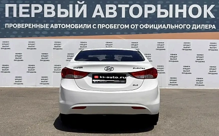 Hyundai Elantra, 2011г., передний привод, автомат