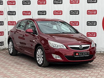 Opel Astra, 2011г., передний привод, автомат