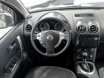Nissan Qashqai, 2008г., передний привод, механика