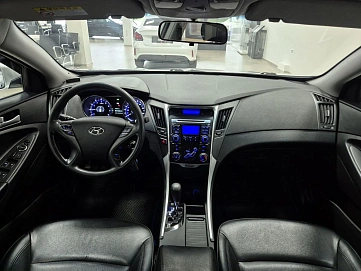 Hyundai Sonata, 2011г., передний привод, автомат