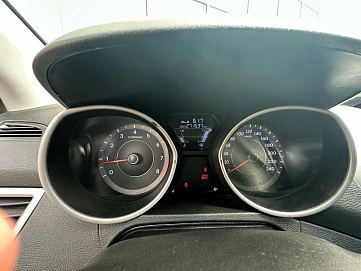 Hyundai Elantra, 2011г., передний привод, механика
